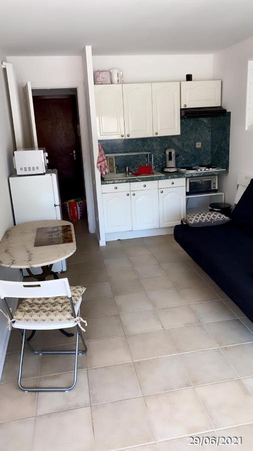 Joli Studio Neuf Av Terrasse A 50 M De La Mer Et Gare Roquebrune-Cap-Martin Exteriör bild