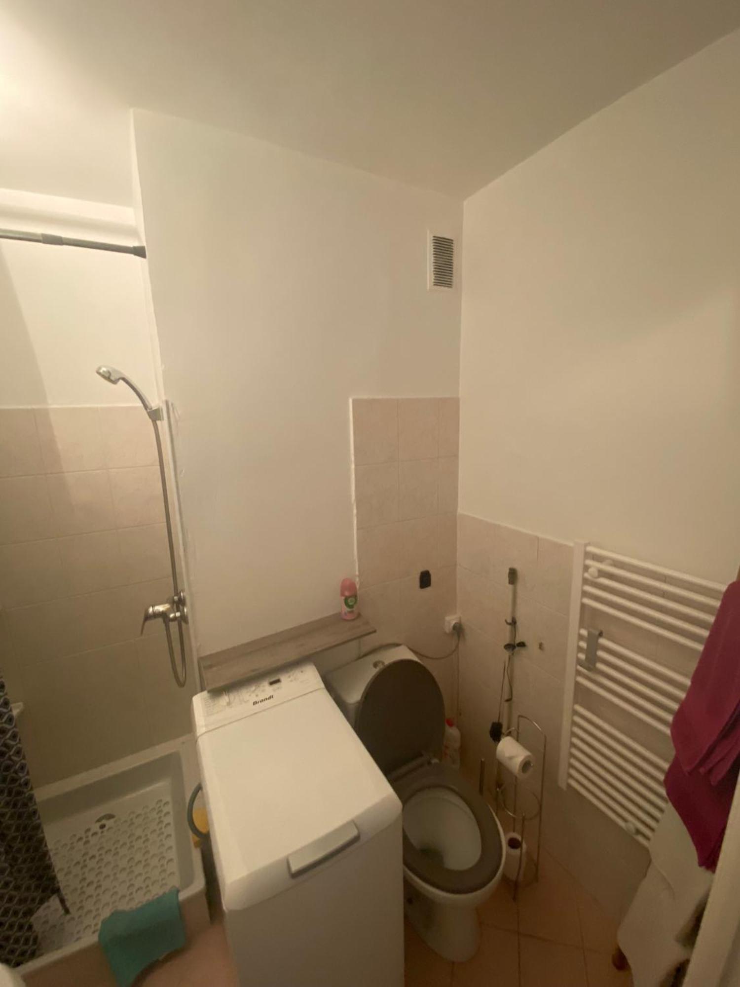 Joli Studio Neuf Av Terrasse A 50 M De La Mer Et Gare Roquebrune-Cap-Martin Exteriör bild